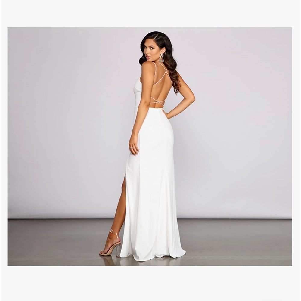 Windsor Chloe Lace Up Back Formal Dress in Ivory Size L